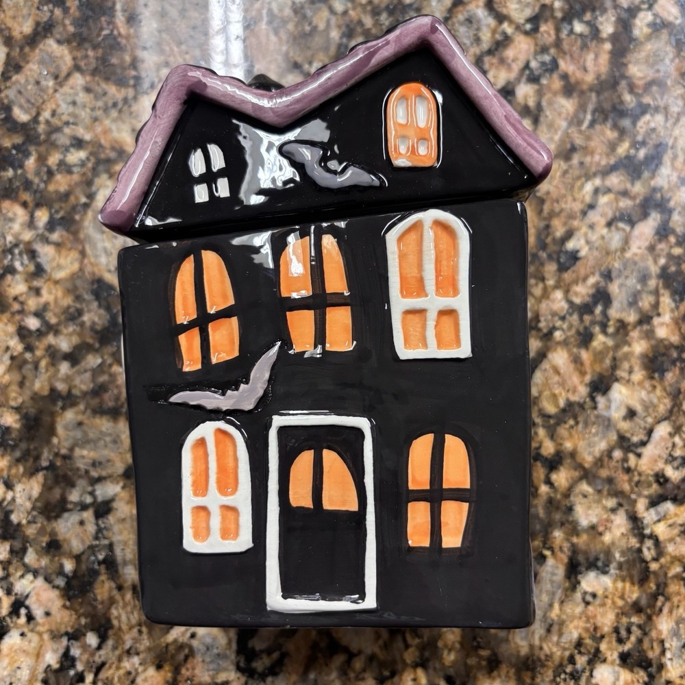 Way to Celebrate Halloween Ceramic Haunted House Treat Jar New